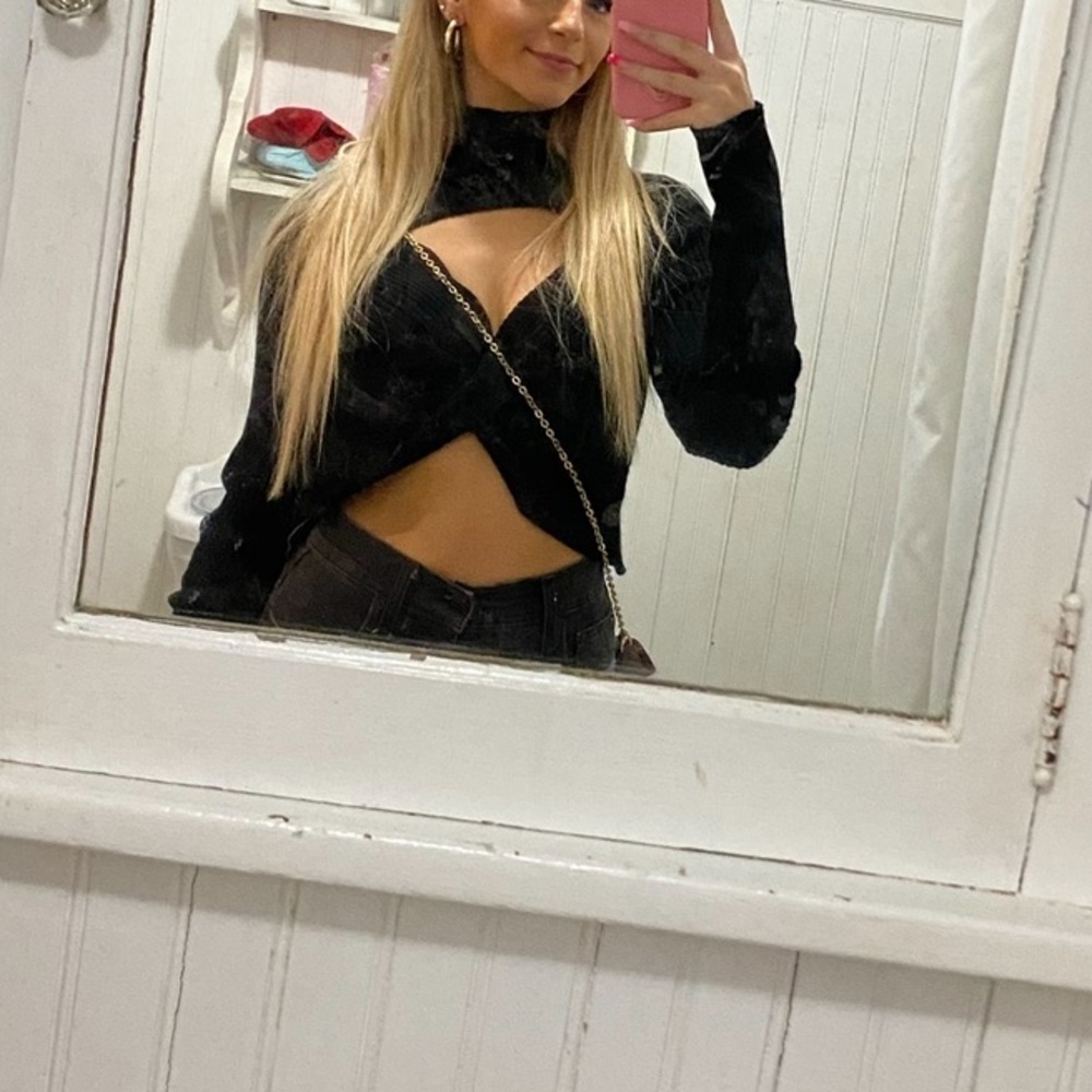 Black cropped sweater